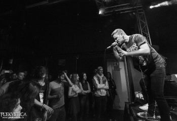 FRANK NEEDS HELP - Photo By Dänu