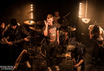 FRANK NEEDS HELP - Photo By Dänu