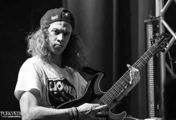 FRANK NEEDS HELP - Photo By Dänu