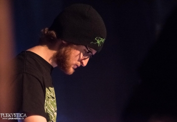 FRANK NEEDS HELP - Photo By Dänu