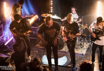 FRANK NEEDS HELP - Photo By Dänu