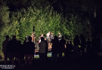 Previous To Following - Photo By Dänu