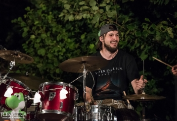 Previous To Following - Photo By Dänu