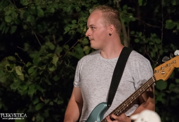 Previous To Following - Photo By Dänu