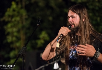 Previous To Following - Photo By Dänu