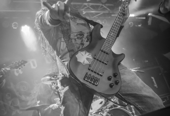 Shadow's Far - Photo By Dänu