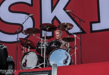 Asking Alexandria - Photo by Marc