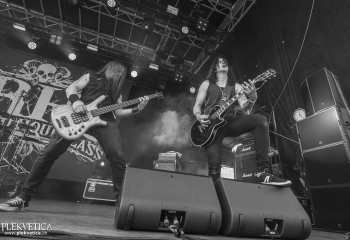 Bloodred Hourglass - Photo By Dänu