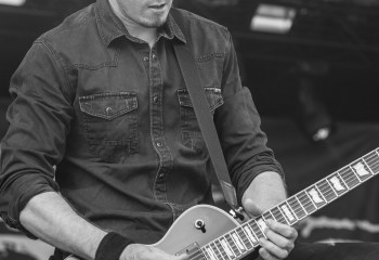 Bloodred Hourglass - Photo By Dänu