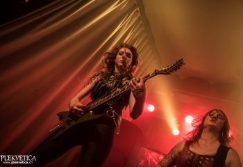 Burning Witches - Photo by Marc