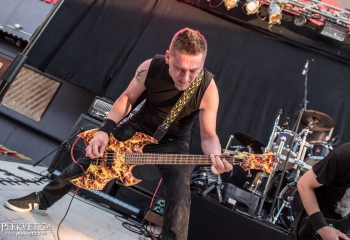 Chains Of Suffering - Photo by Marc