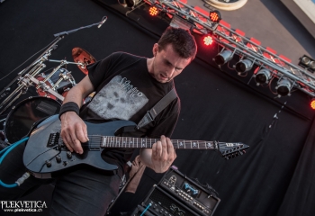 Chains Of Suffering - Photo by Marc