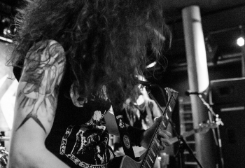 Comaniac- Photo by Marc