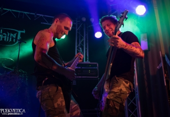 Constraint - Photo by Nati