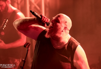 Constraint - Photo by Nati