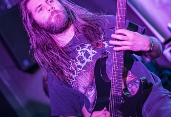 DEFACED - Photo By Dänu