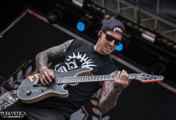 Defender - Photo by Marc