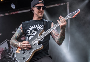 Defender - Photo by Marc