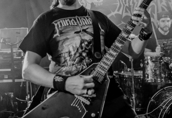 Devils Rage - Photo by Marc