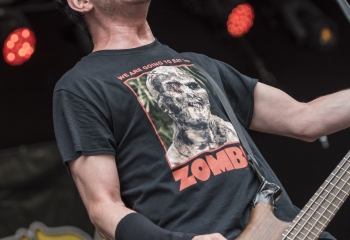 Dog Eat Dog - Photo By Dänu