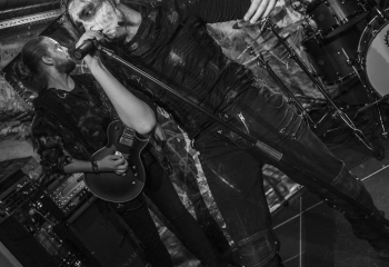 Frozen Gate - Photo By Dänu