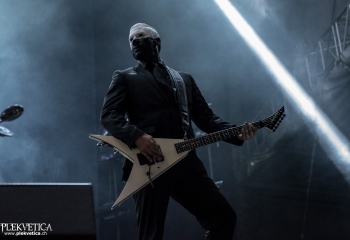 Limp Bizkit - Photo by Marc