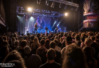 Of Mice & Men - Photo by Marc