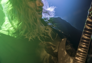 Oral Fistfuck - Photo By Dänu