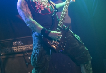 Oral Fistfuck - Photo By Dänu