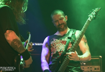 Oral Fistfuck - Photo By Dänu