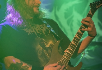 Oral Fistfuck - Photo By Dänu