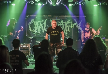 Oral Fistfuck - Photo By Dänu