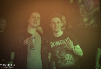 Oral Fistfuck - Photo By Dänu