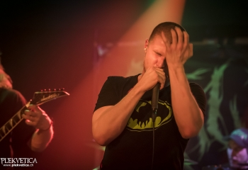 Oral Fistfuck - Photo By Dänu