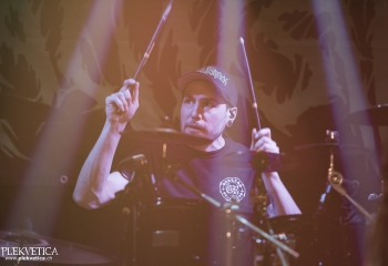 Oral Fistfuck - Photo By Dänu