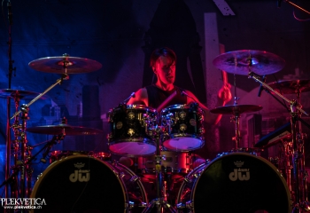 Scarlet Riot - Photo by Marc