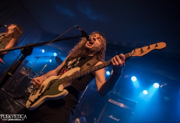 Skull Fist - Photo by Marc