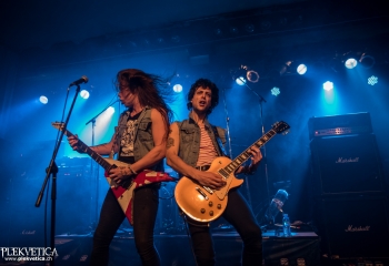 Skull Fist - Photo by Marc