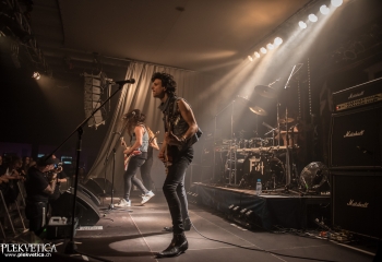 Skull Fist - Photo by Marc