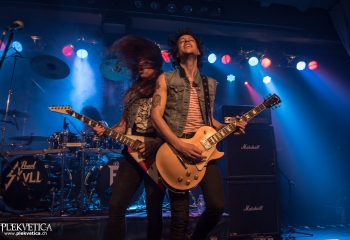 Skull Fist - Photo by Marc