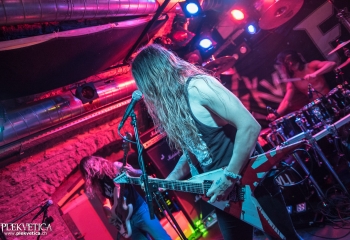 Skull Fist - Photo by Marc