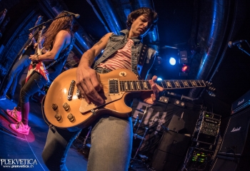 Skull Fist - Photo by Marc