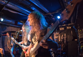 Skull Fist - Photo by Marc