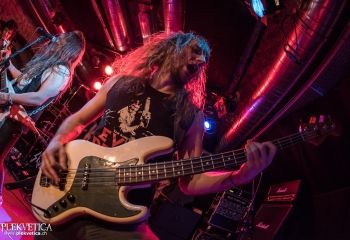 Skull Fist - Photo by Marc