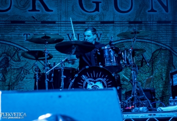 Stick To Your Guns - Photo by Marc