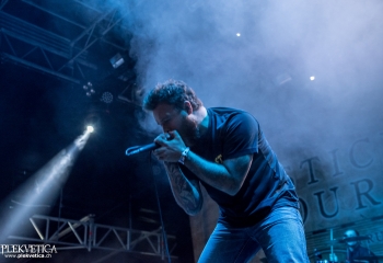 Stick To Your Guns - Photo by Marc