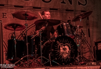 Stick To Your Guns - Photo by Marc