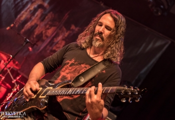 tHOLA - Photo by Marc