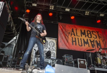 Almøst Human - Photo By Dänu