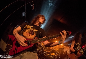 Comaniac- Photo By Marc